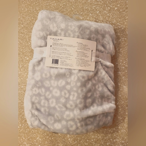 NEW Baby Blanket and Plush set - Picture 2 of 2